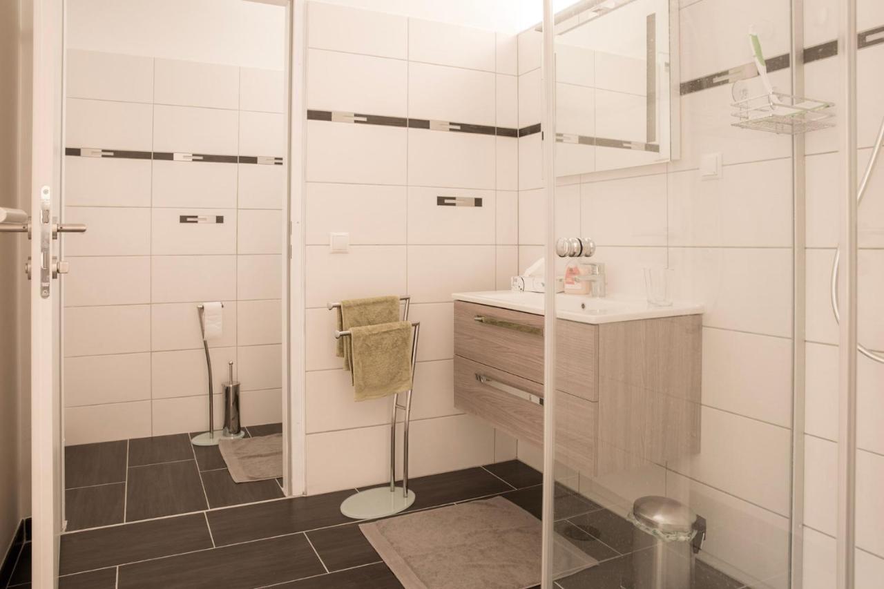 Ferienwohnung Am Weingut Eisenbock Strass  Bagian luar foto
