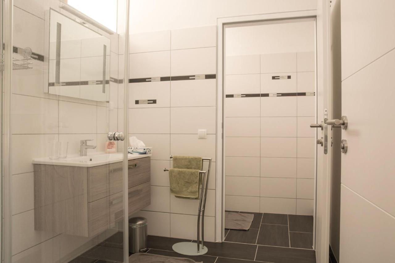 Ferienwohnung Am Weingut Eisenbock Strass  Bagian luar foto