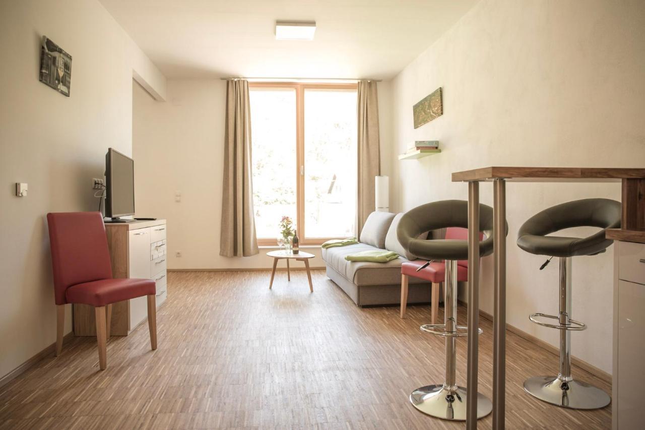 Ferienwohnung Am Weingut Eisenbock Strass  Bagian luar foto